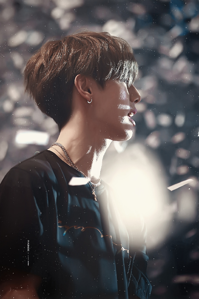段宜恩#mark# [hq] 180606 eyes on you in moscow有光的地方就有影有