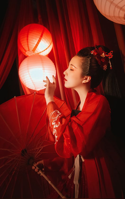 从此别过行陌路,红尘来去一场梦.