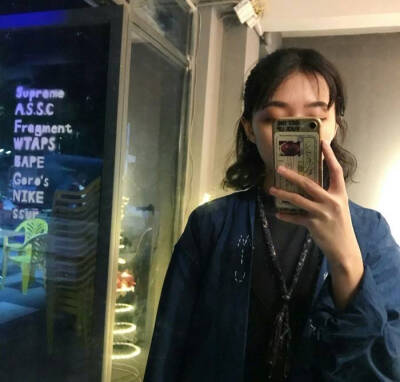 女生头像手机遮脸