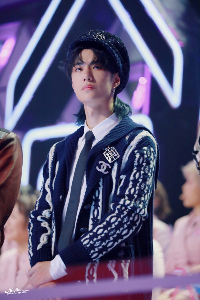 180623 创造101总决赛 @uniq-王一博 cr:logo