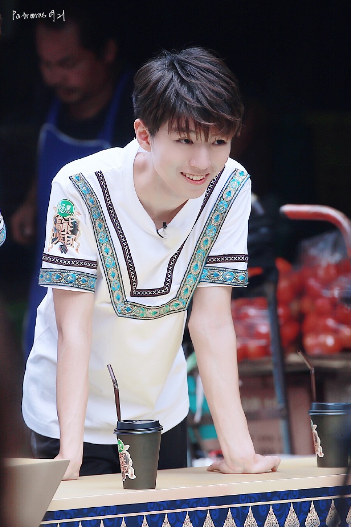 王俊凯高能少年团# 全泰国最甜的水蜜桃在这里@tfboys-王俊凯