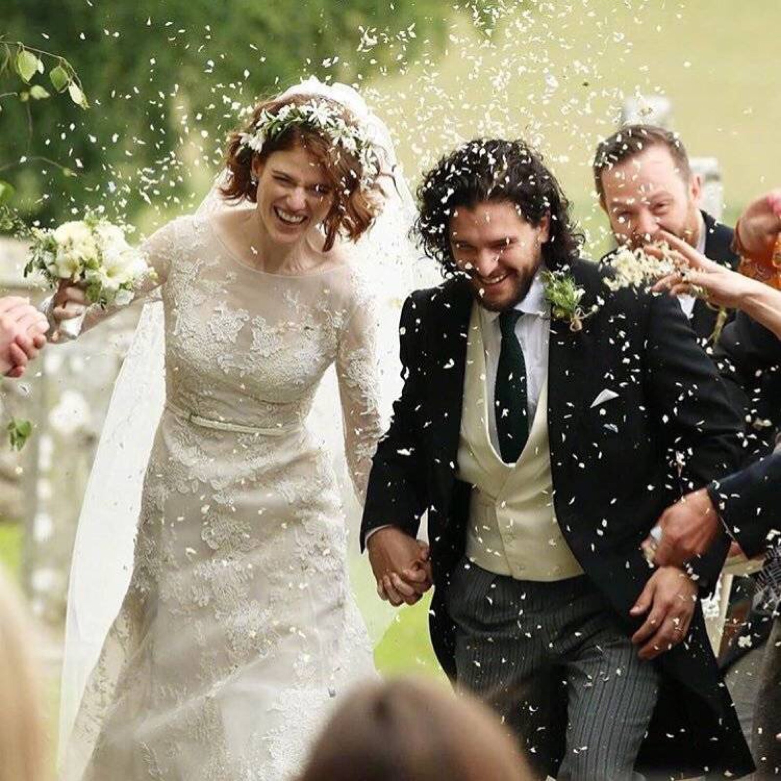 雪诺kit harington,耶哥蕊特rose leslie大婚照