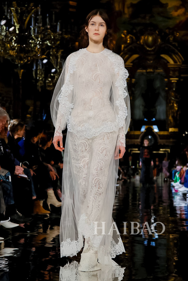 2018秋冬巴黎时装周:丝黛拉·麦卡妮 (stella mccartney) 女装秀