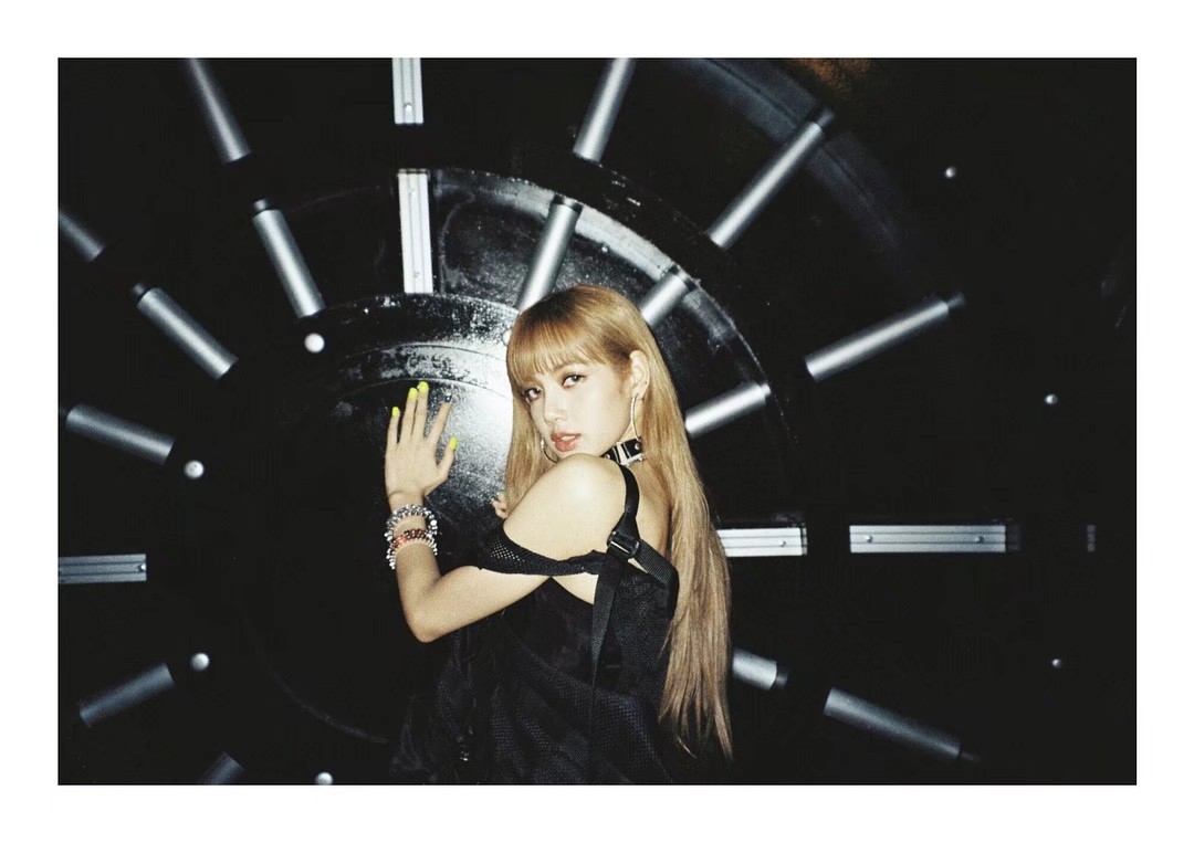 blackpink lisa 回归