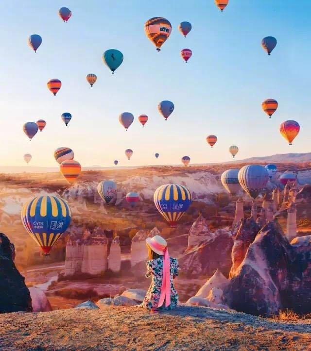 世界上最好的热气球旅行地之一【卡帕多西亚】飞行条件异常优越,被