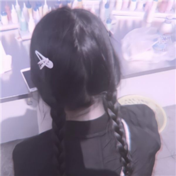 软妹头像/手机控/双马尾/粉/by:兔子