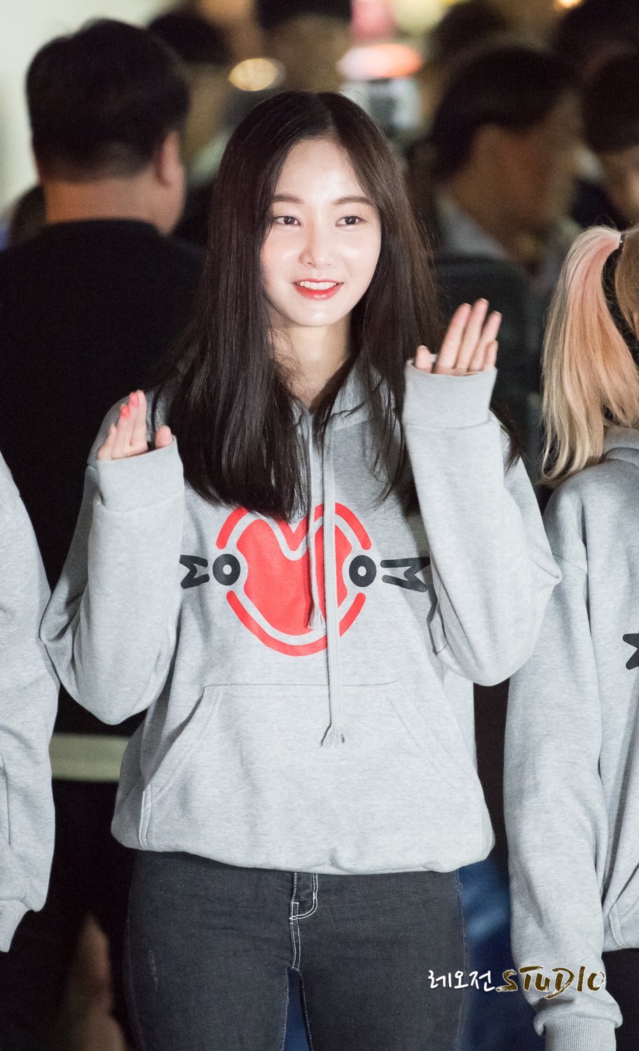 momoland 妍雨