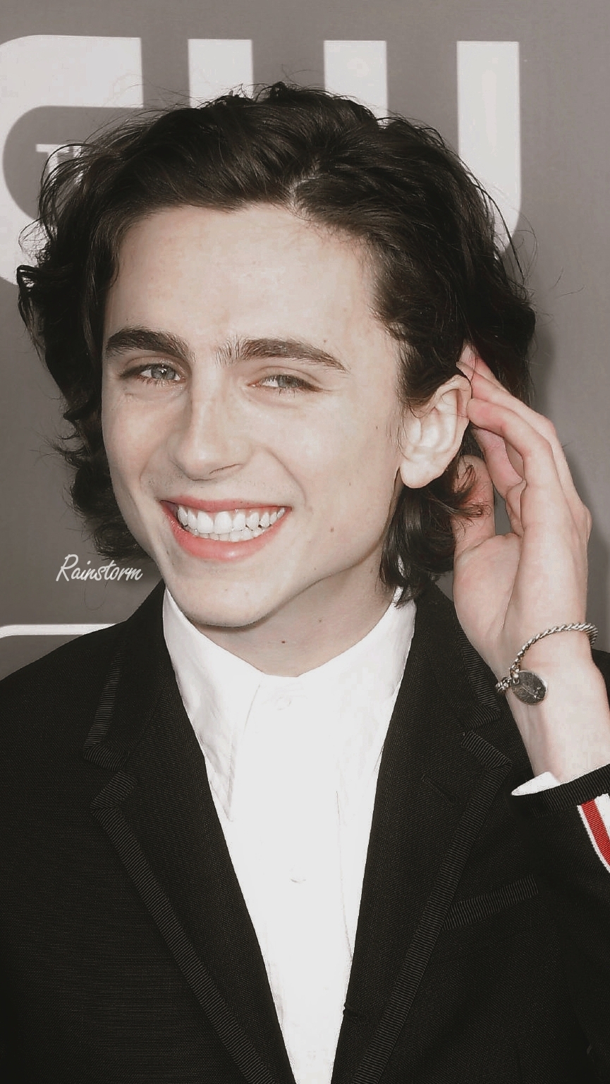 蒂莫西·柴勒梅德timothéechalamet(请以你的名字呼唤我)