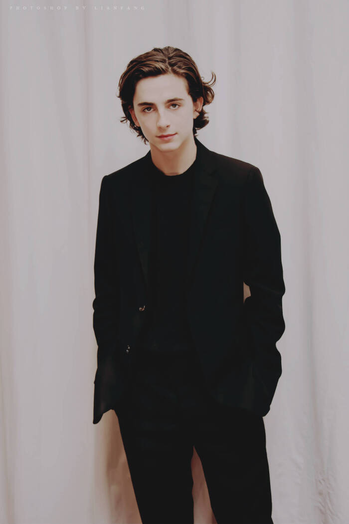 蒂莫西·柴勒梅德timothéechalamet(请以你的名字呼唤我)