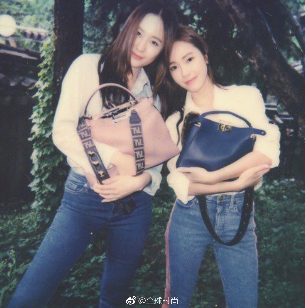 jessica# & #krystal# 一同为fendi "meandmypeekabo"