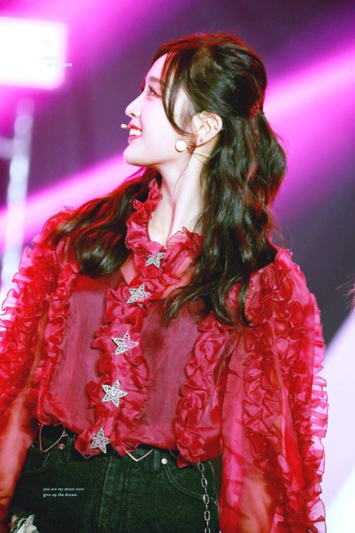 22 火箭少女101 美图变身节 吴宣仪