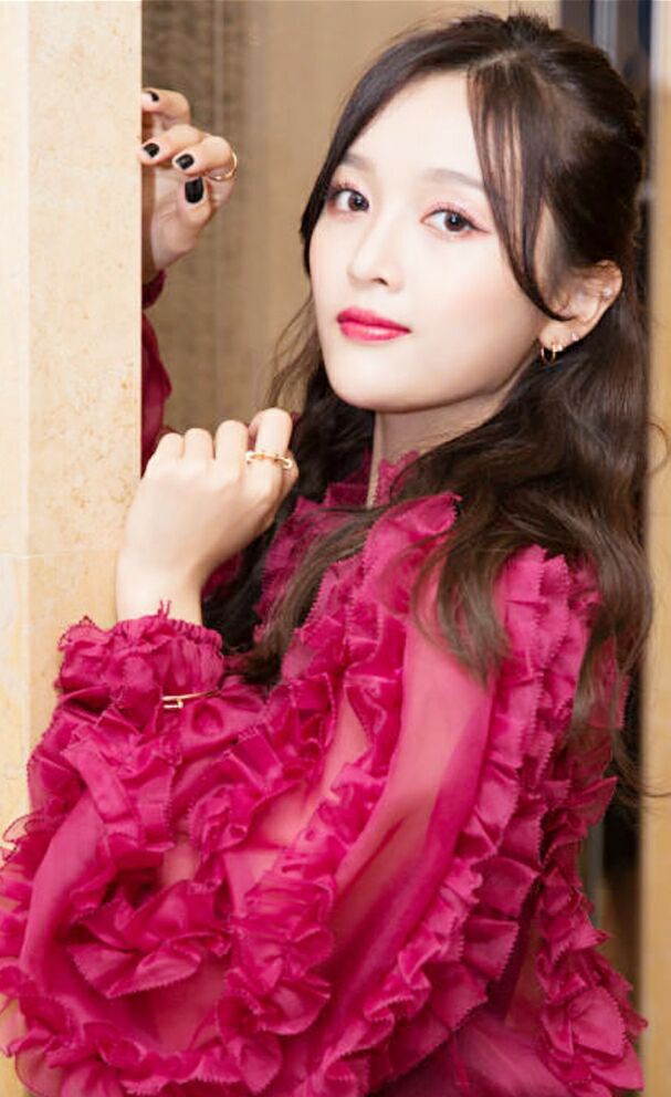 22 火箭少女101 美图变身节 吴宣仪