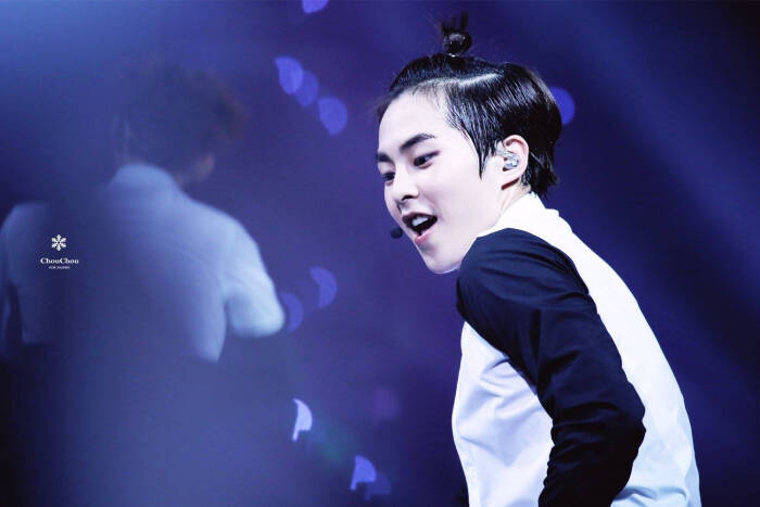 金珉锡 xiumin(cr logo 我只是图片的搬运工)