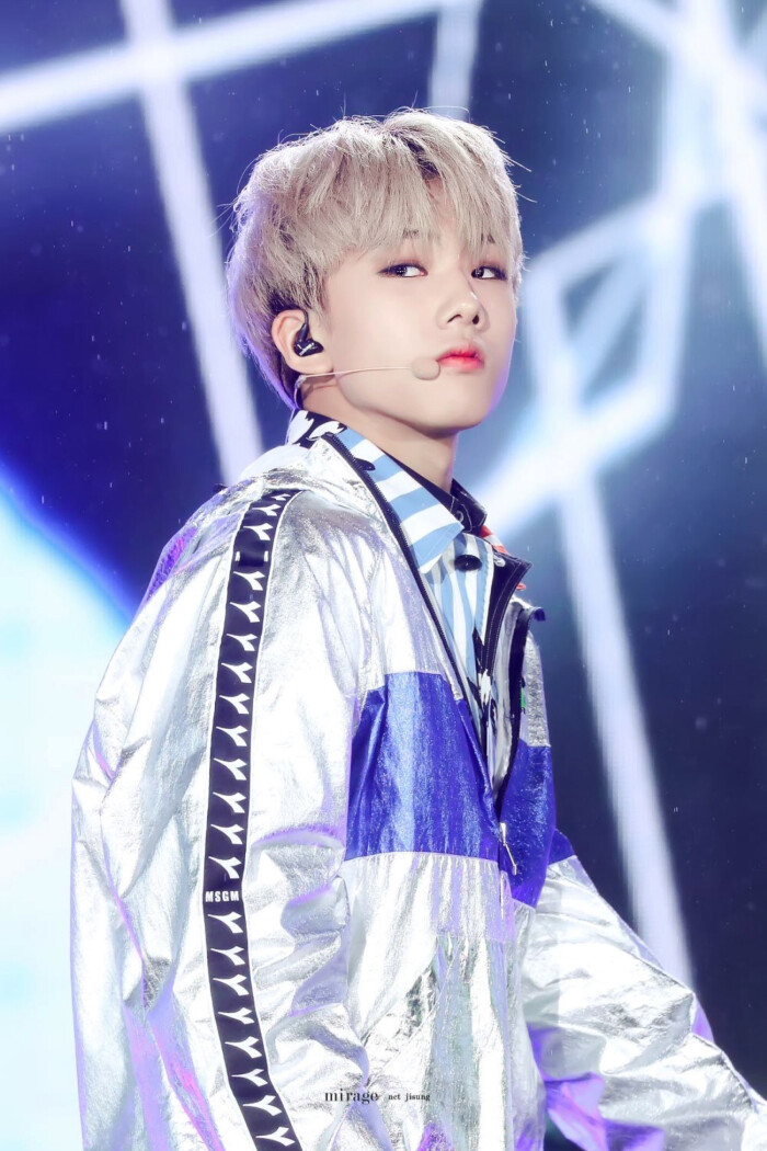 朴志晟 