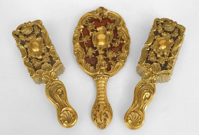 法国路易十五套件,青铜多尔梳刷镜