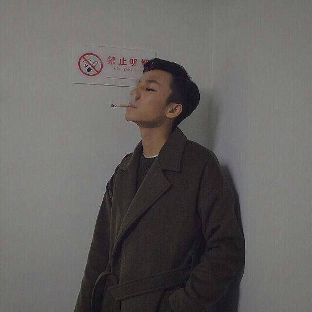 烟酒生活#杂食#男头#西装#潮头#半身#斯文败类#衣冠禽兽#其实你只是