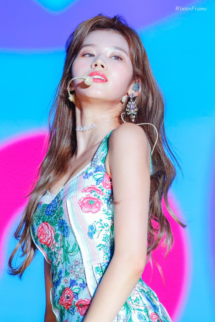 twice凑崎纱夏sana