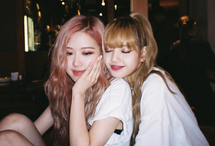 blackpink 粉墨 rosé 朴彩英 lisa