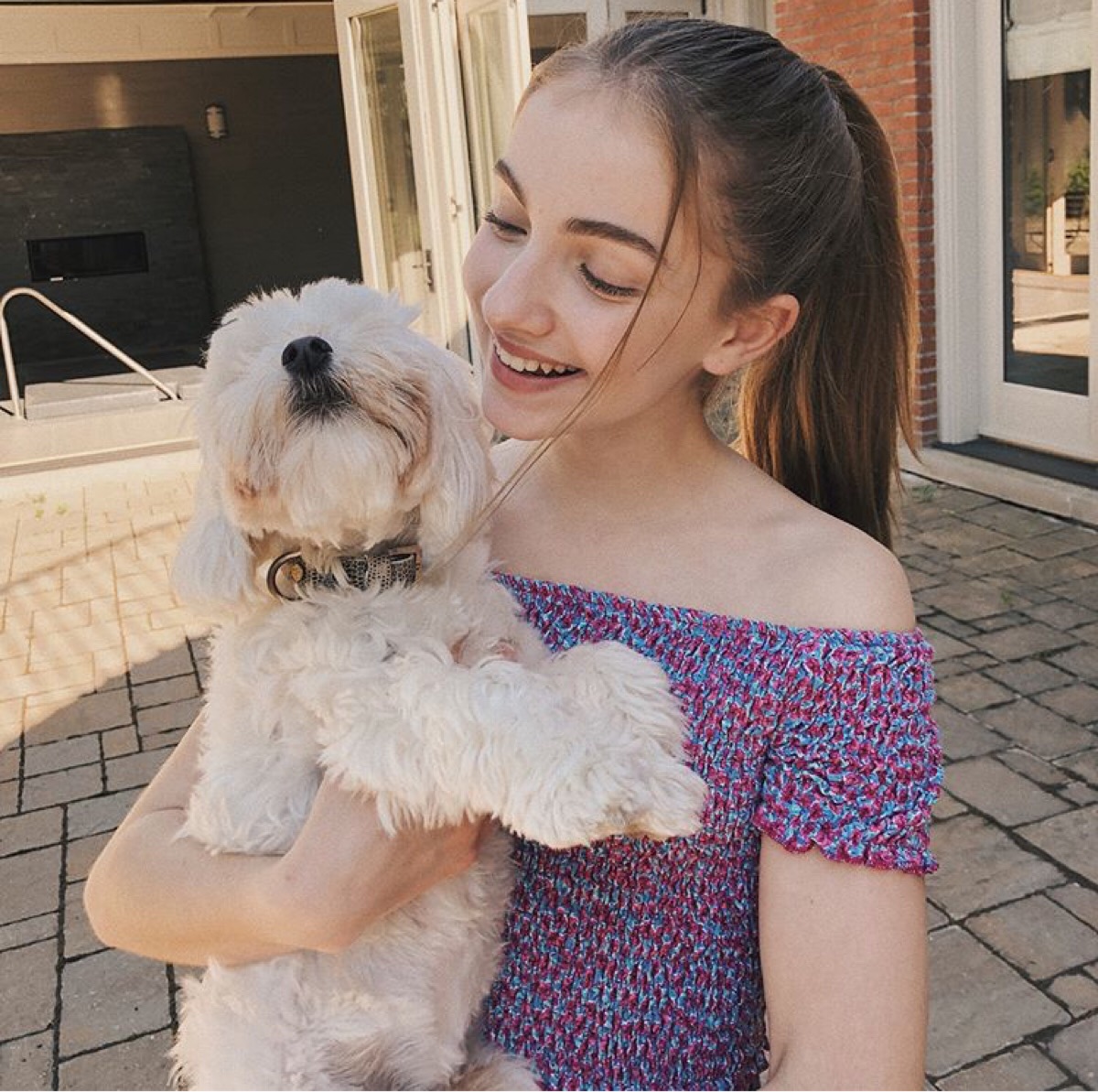 lauren orlando 好喜欢这一张抱着狗狗好可爱