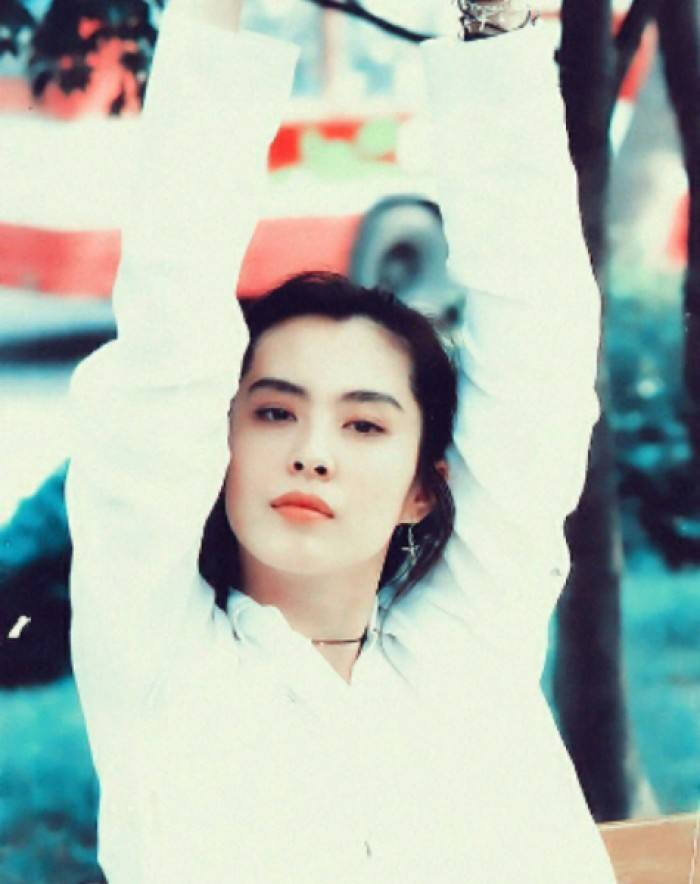 90年代港星女王祖贤,五官超有辨识度
