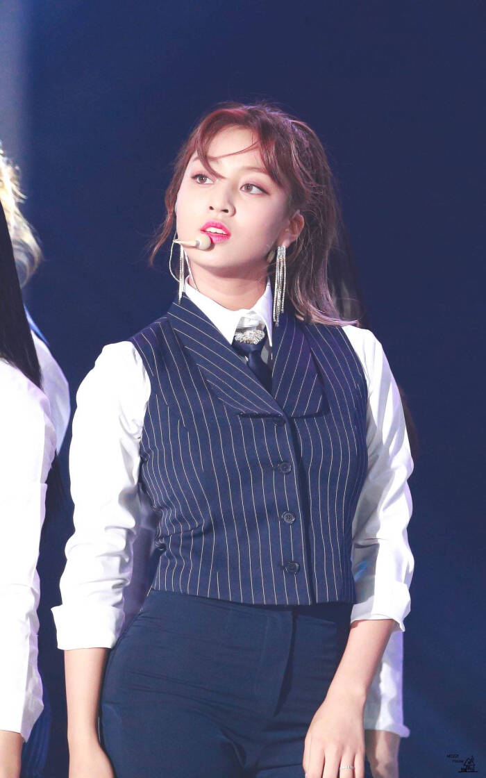 朴志效 jihyo