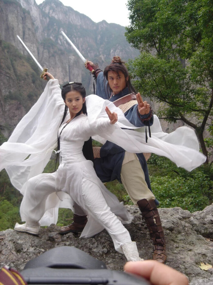 2006年内地版黄晓明,刘亦菲主演古装电视剧《神雕侠侣》是华夏视听