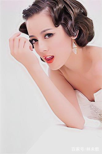 作为当红流量花旦的迪丽热巴,随着作品的曝…