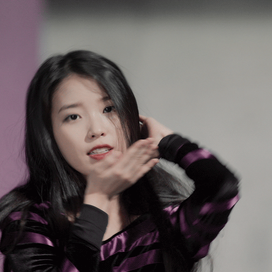 李智恩(iu),1993年5月16日出生于韩国首尔特别市,韩国女歌手,演员