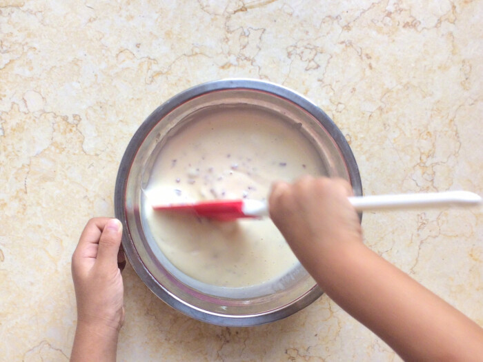 红枣牛奶糕味道香甜,可以再放一些核桃、南…