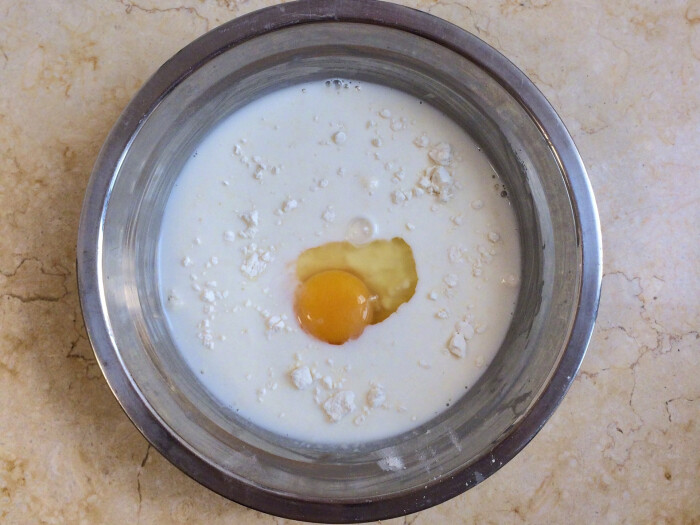 红枣牛奶糕味道香甜,可以再放一些核桃、南…