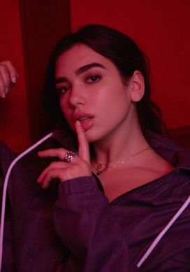 dua lipa.