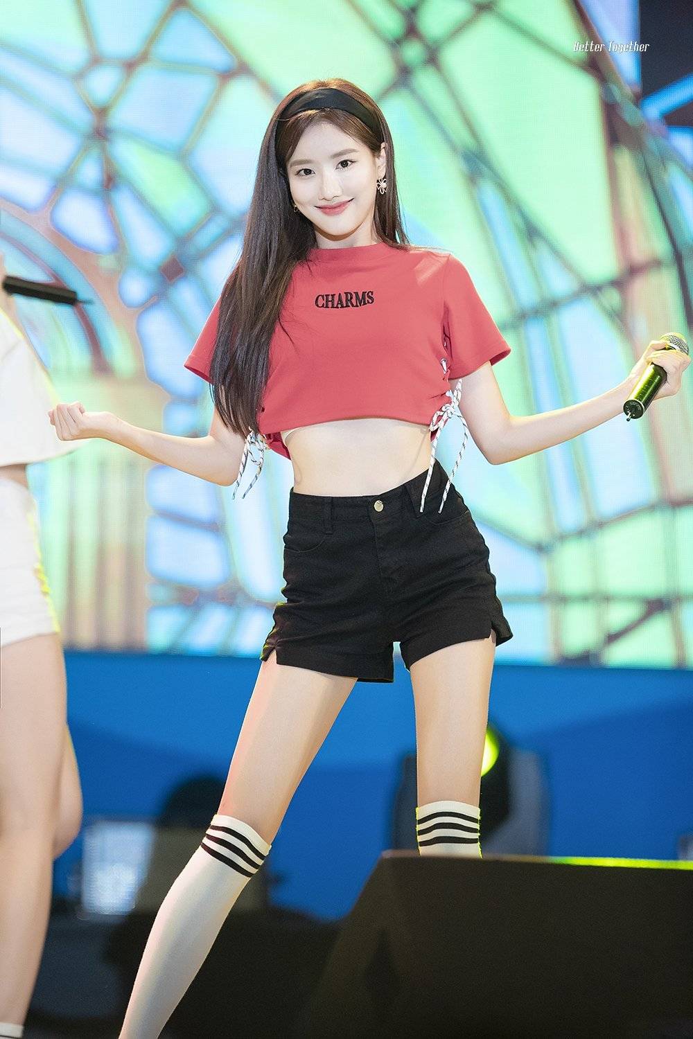 李娜恩 