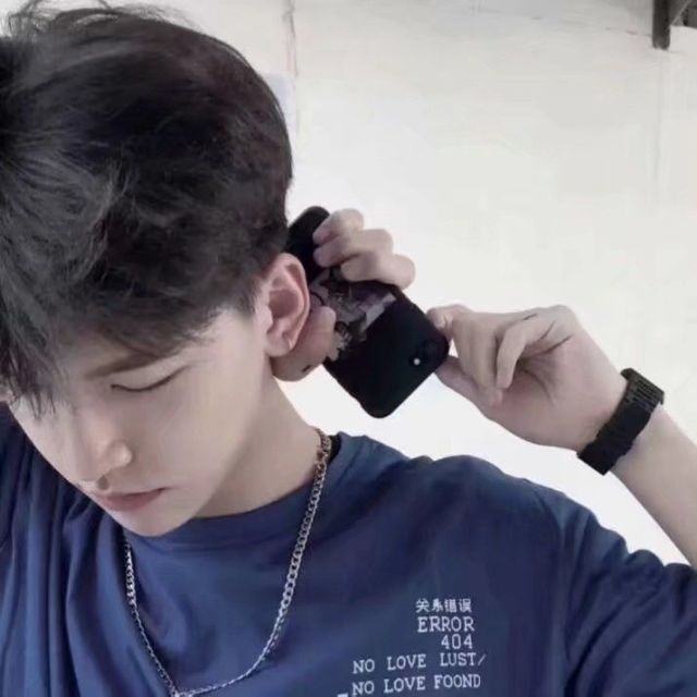 男生头像#举手机#黄色系#黄衣服#手控