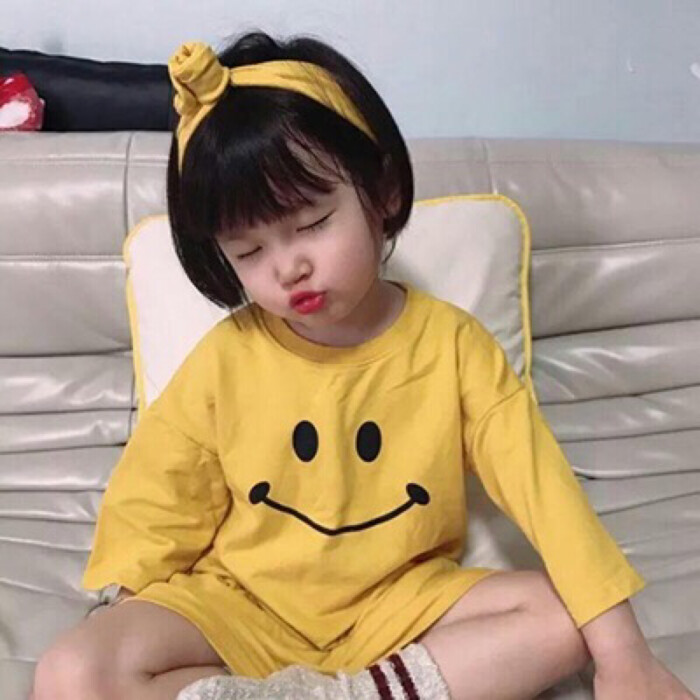 可爱小女孩小男孩