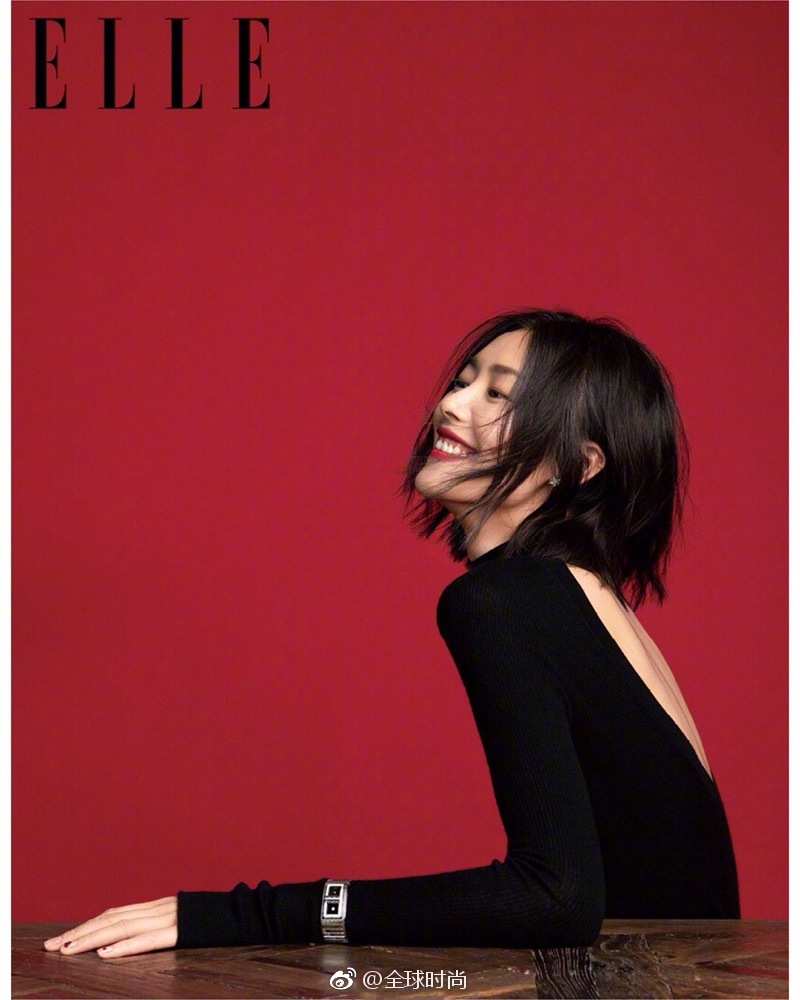 时尚明星#刘雯# 登上elle china30周年纪念刊,简单的背景,明朗的笑容