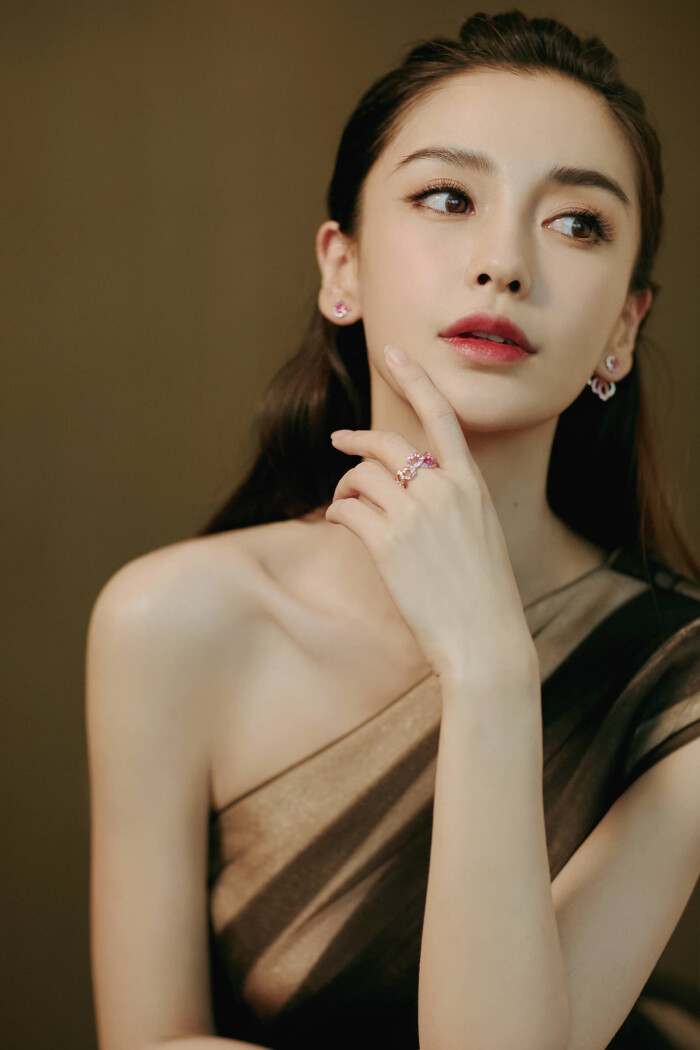 angelababy //180908 2018智族gq moty年度人物颁奖盛典