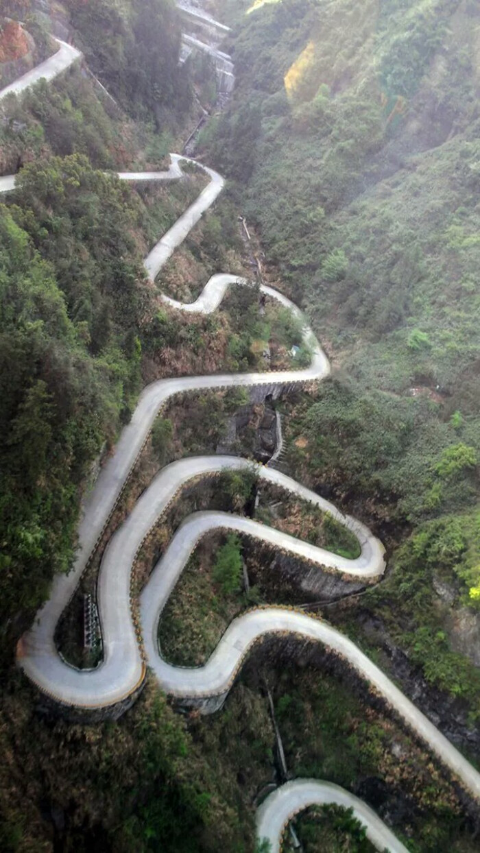 矮寨盘山公路湖南湘西