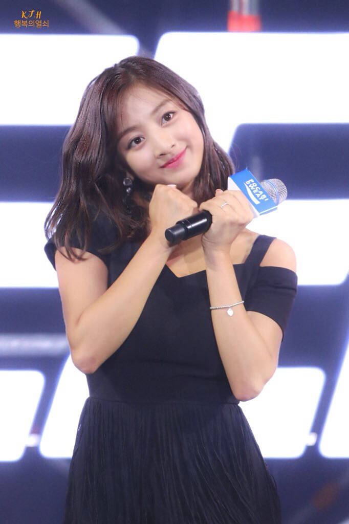 朴志效 jihyo twice成员