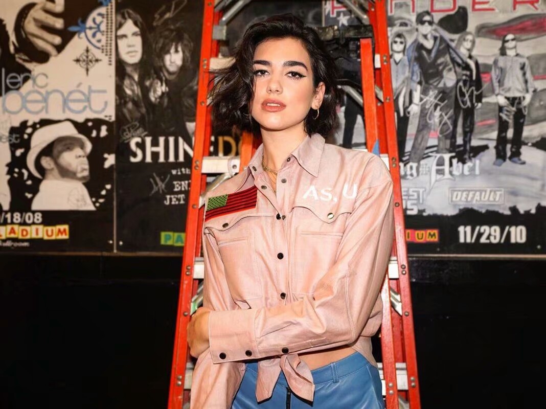 dua lipa.