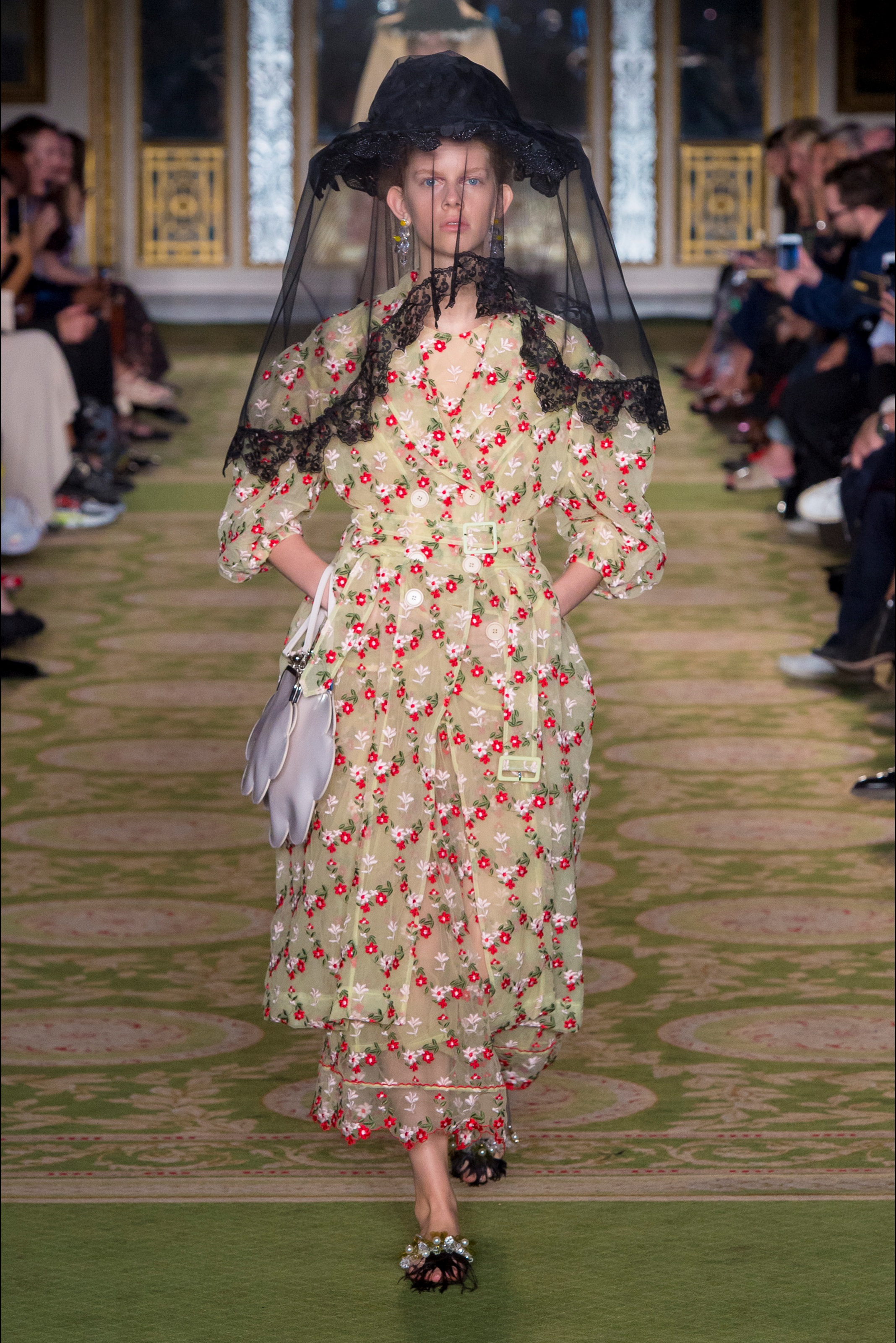 西蒙娜·罗莎(simone rocha)2019伦敦时装周-堆糖,美好生活研究所