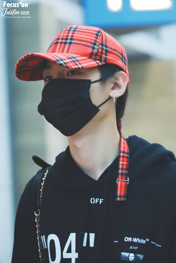 黄明昊justin