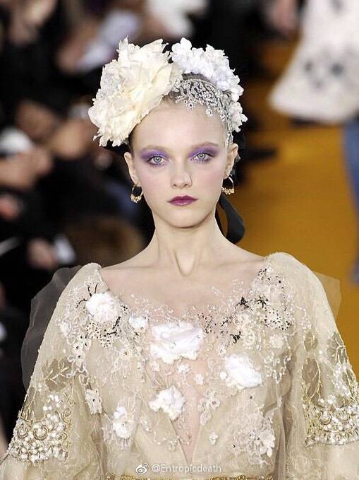 Vlada Roslyakova at Christian Lacroix S\/S 2008