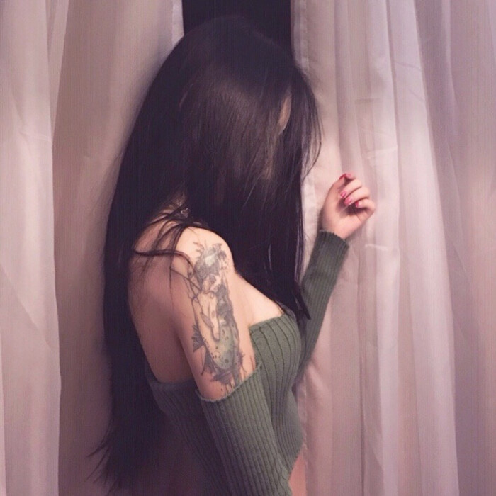 侧脸 背影女二传备注:野洵.