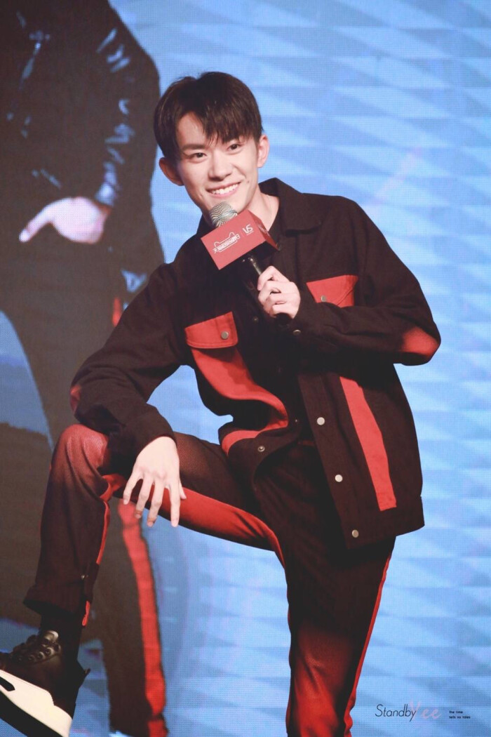 万千宠爱只为你                      易烊千玺