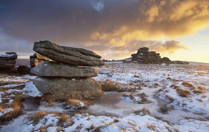 【英国】石炭纪时期的花岗岩巨石,色彩斑斓…