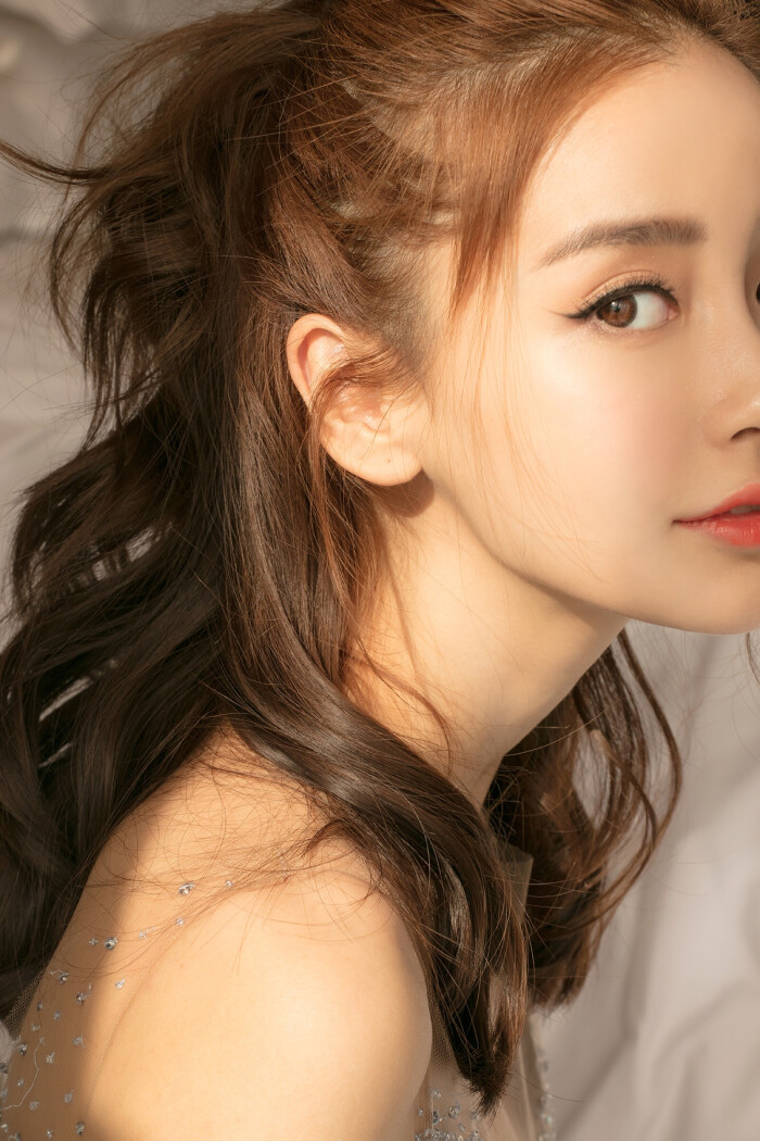 美图系列##angelababy# @angelababy 受邀出席2017 #微博之夜# 活动