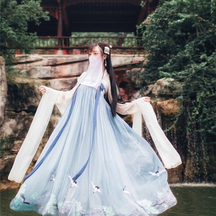 汉服女齐胸襦裙逍遥客传统汉服广袖重回汉唐仙女清新淡雅摄影写真