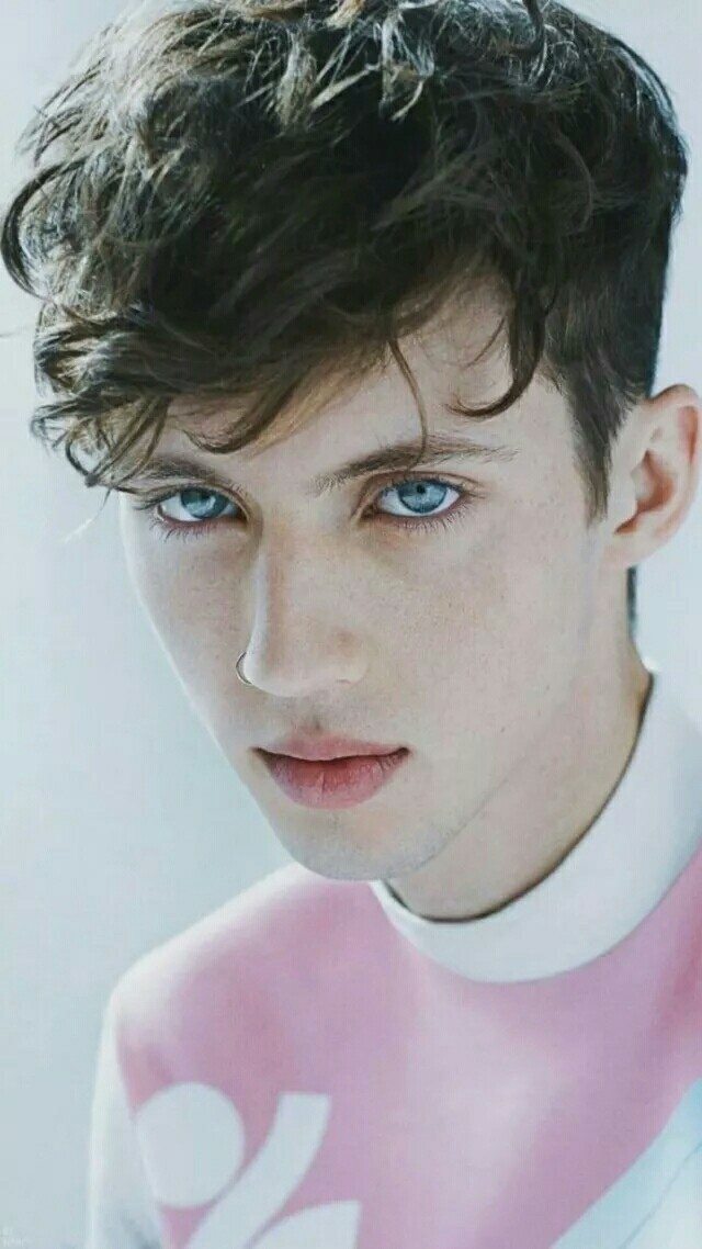 troye sivan 戳爷美如画.那个笑起来让人心神荡漾的男人.如花般绽放.