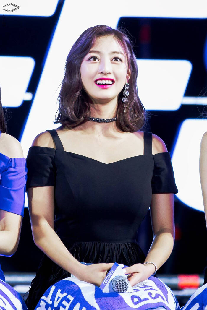 朴志效 jihyo twice成员