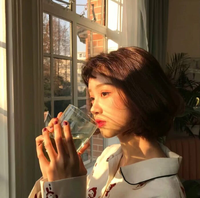 女生头像(短发)